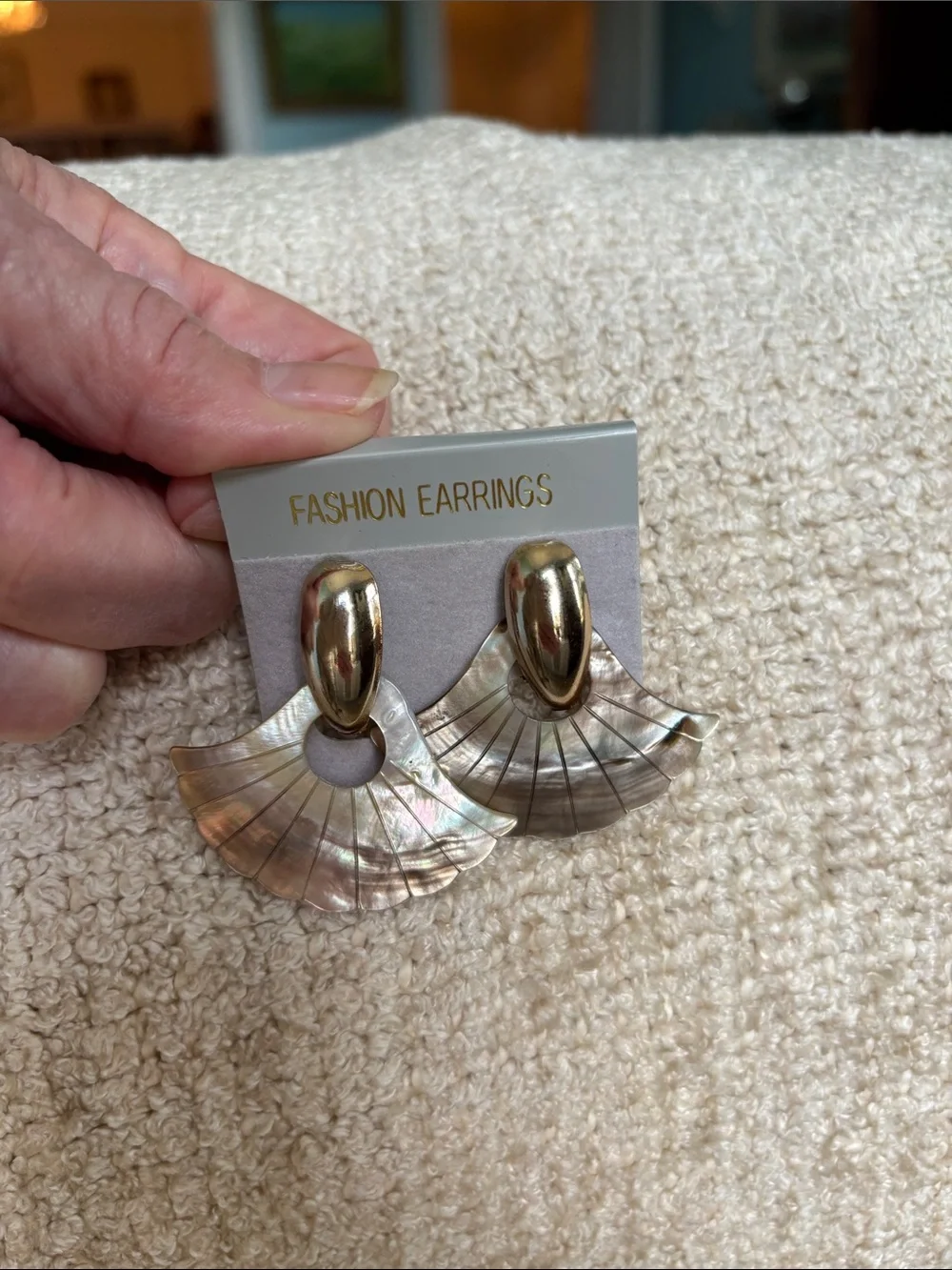 🟥MOP Fan Shape Gold Tone Earrings, Hand Carved, Iridescent W/Pink, Blue & Green